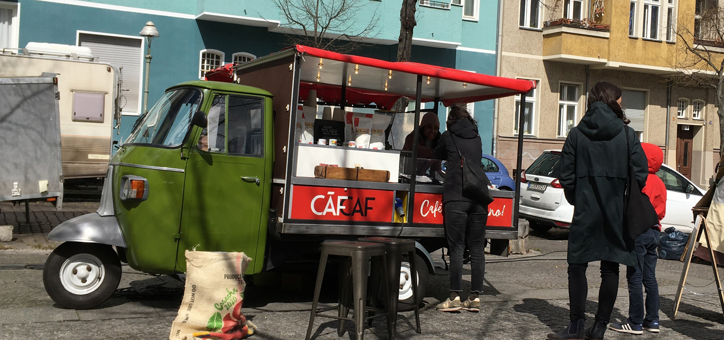 CafCaf Kaffeemobil: Espresso-Ape in Berlin mieten